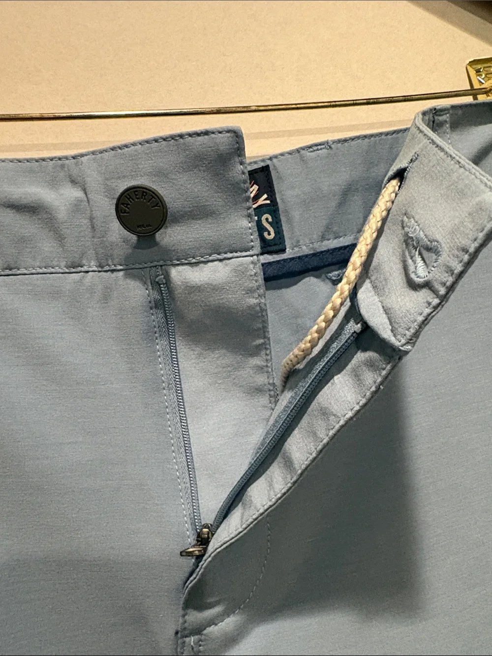 Faherty - All Day Belt Loop Shorts. 9 inch inseam. Light Blue. Size 38. MSC0012